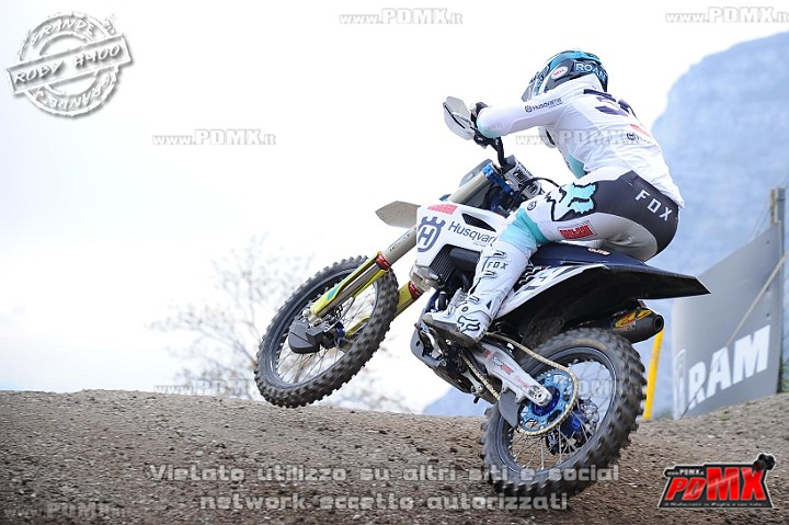 ROB_2123 (Copy).jpg